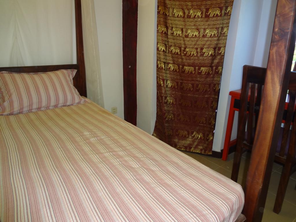 Red House Otel Koh Dach Dış mekan fotoğraf